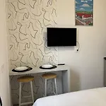 Urban Lounge Apartment
